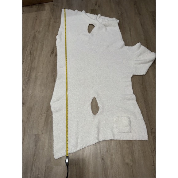 Aire Boutique Ivory Bouclé Hooded Sleeveless Wrap Vest w/ Pockets - Picture 5 of 6